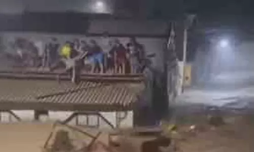 Sumatra में बाढ़ और लैंडस्लाइड से तबाही, बचाव कार्य में तेज़ी Sumatra में बाढ़ और लैंडस्लाइड से तबाही, बचाव कार्य में तेज़ी