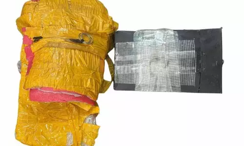 IED के साथ 2 भाई पकड़े गए, पुलिस ने उन्हें क्रॉस-बॉर्डर नेटवर्क से जोड़ा IED के साथ 2 भाई पकड़े गए, पुलिस ने उन्हें क्रॉस-बॉर्डर नेटवर्क से जोड़ा