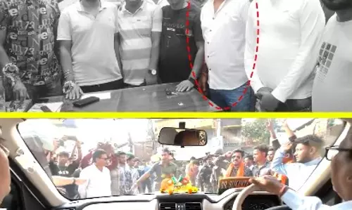 सुकांत मजूमदार के Bengal डायमंड हार्बर पहुंचने पर विरोध प्रदर्शन शुरू सुकांत मजूमदार के Bengal डायमंड हार्बर पहुंचने पर विरोध प्रदर्शन शुरू