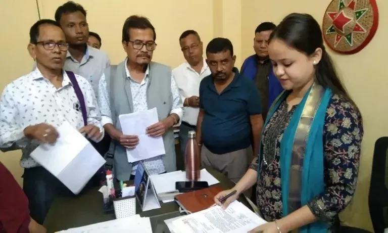 Assam: बौद्ध संगठनों ने तिनसुकिया में साधु की हत्या की समयबद्ध जांच की मांग की Assam: बौद्ध संगठनों ने तिनसुकिया में साधु की हत्या की समयबद्ध जांच की मांग की
