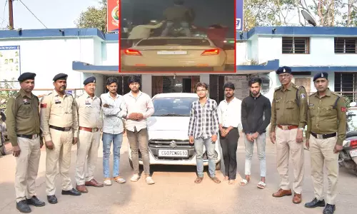 CG VIDEO: तेज रफ्तार कार में दिखाया स्टंट, चालक गिरफ्तार