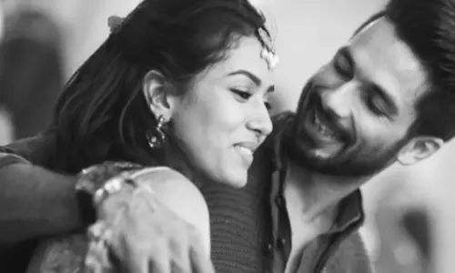 Mira Rajput ने शादी के रिसेप्शन कार्ड की फोटो साझा की