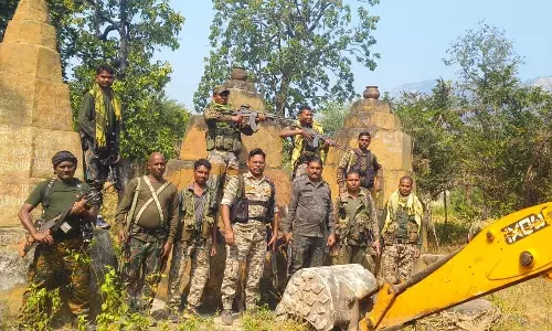 CG BREAKING: सुरक्षाबलों की बड़ी कार्रवाई, 4 नक्सली स्मारक ध्वस्त