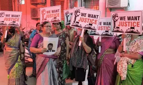 Bandaru Lalita के लिए न्याय की मांग को लेकर महिलाओं का विरोध प्रदर्शन