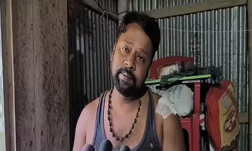 चोपड़ा के BLO की एक्सीडेंट में उंगली टूटी, पट्टी बांधकर काम कर रहे चोपड़ा के BLO की एक्सीडेंट में उंगली टूटी, पट्टी बांधकर काम कर रहे