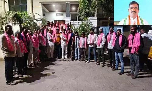 कांग्रेस नेताओं के BRS में शामिल होने से MLA बीरला इलैया को झटका