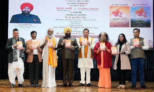उत्तराखंड के राज्यपाल गुरमीत सिंह ने CM धामी पर दो पुस्तकों का किया विमोचन