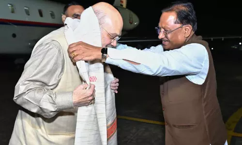 Raipur Airport पहुंचे केंद्रीय गृहमंत्री अमित शाह