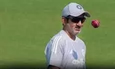 IND vs SA Test Series: गुवाहाटी टेस्ट की हार से गुस्साए फैन्स ने भरे स्टेडियम कर दी ये हरकत IND vs SA Test Series: गुवाहाटी टेस्ट की हार से गुस्साए फैन्स ने भरे स्टेडियम कर दी ये हरकत