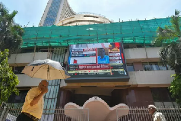 Sensex पहली बार 86,000 के पार, निफ्टी ने नया रिकॉर्ड बनाया Sensex पहली बार 86,000 के पार, निफ्टी ने नया रिकॉर्ड बनाया