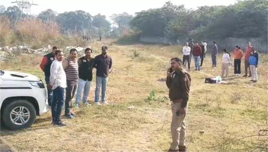 Karnal: संदिग्ध सामग्री मिलने से हड़कंप Karnal: संदिग्ध सामग्री मिलने से हड़कंप