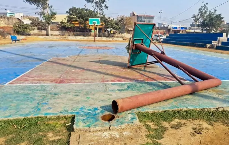 Haryana के CM सैनी ने बास्केटबॉल खिलाड़ियों के परिजनों को 5 लाख रुपये देने की घोषणा की Haryana के CM सैनी ने बास्केटबॉल खिलाड़ियों के परिजनों को 5 लाख रुपये देने की घोषणा की