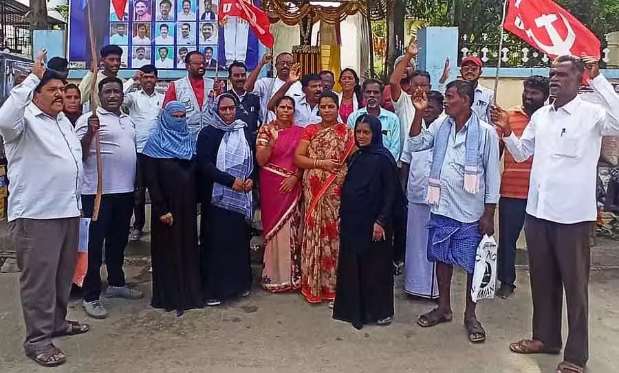 CITU ने विरोध प्रदर्शन किया, अवैध श्रम अधिनियम की अधिसूचना वापस ली CITU ने विरोध प्रदर्शन किया, अवैध श्रम अधिनियम की अधिसूचना वापस ली