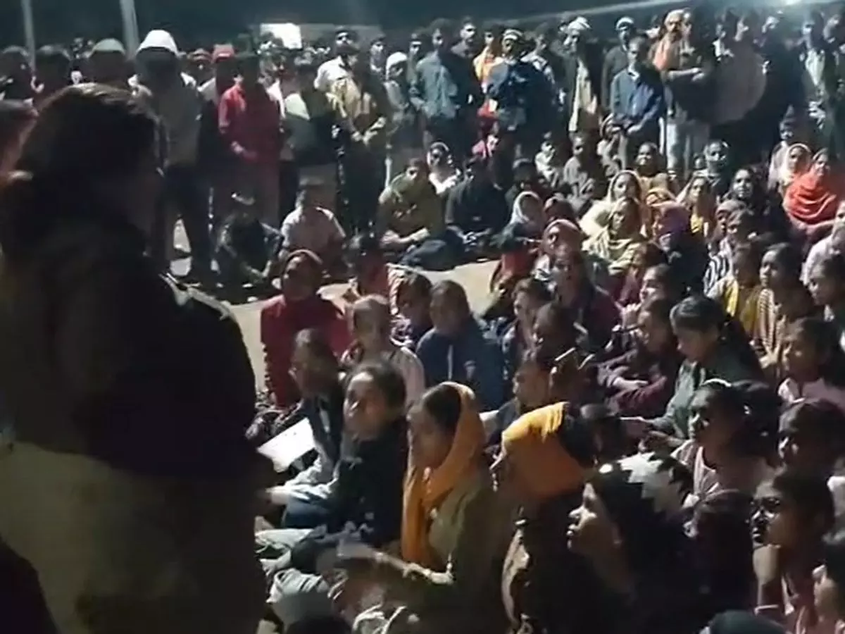 Gauharganj: 6 साल की बच्ची से दुष्कर्म के आरोपी सलमान की गिरफ्तारी नहीं Gauharganj: 6 साल की बच्ची से दुष्कर्म के आरोपी सलमान की गिरफ्तारी नहीं
