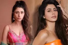 Mumbai: हीरा वरीना का 7 साल बाद कपिल शर्मा के साथ कमबैक Mumbai: हीरा वरीना का 7 साल बाद कपिल शर्मा के साथ कमबैक