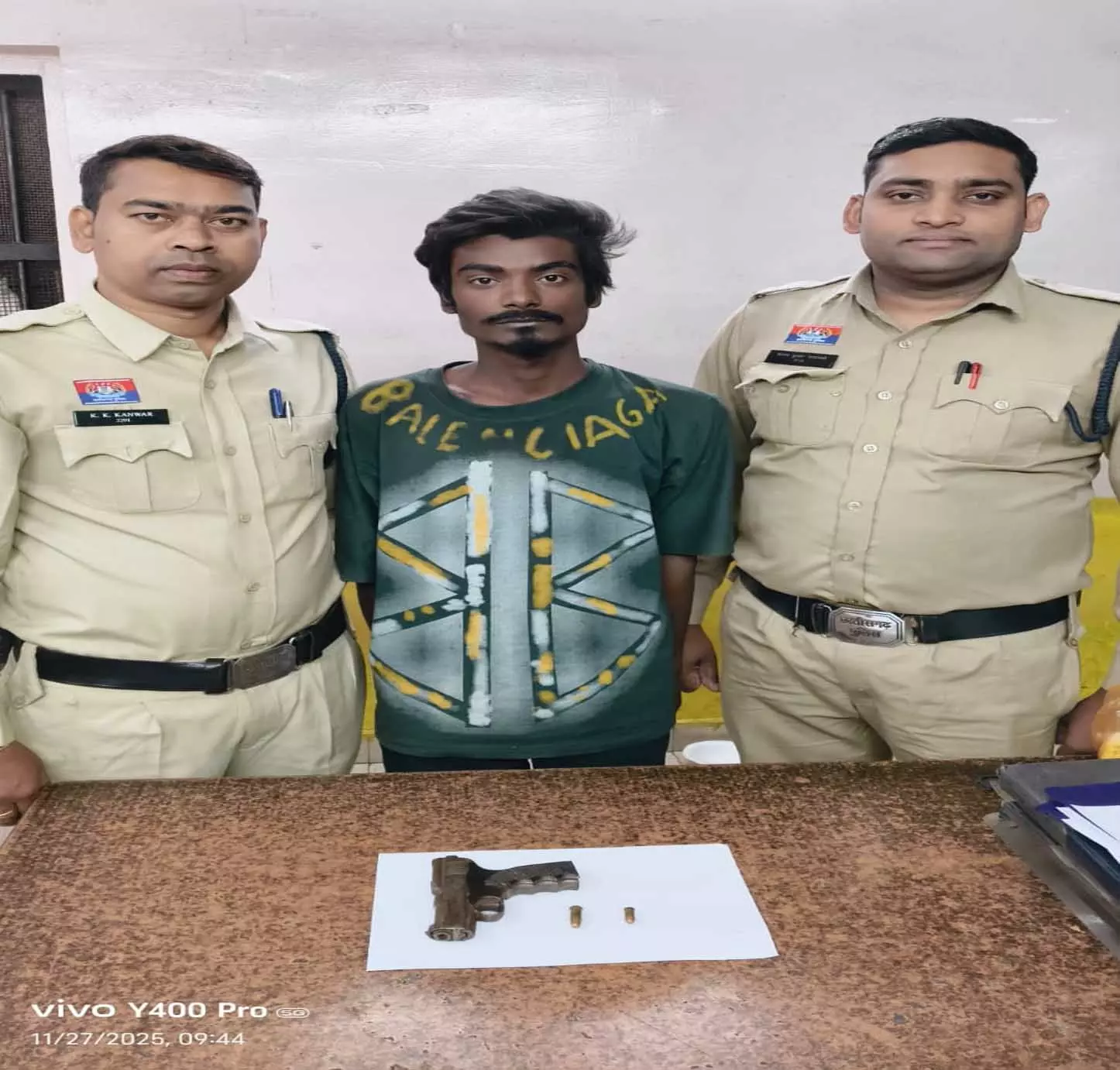 रायपुर पुलिस ने देशी कट्टा के साथ युवक को किया गिरफ्तार रायपुर पुलिस ने देशी कट्टा के साथ युवक को किया गिरफ्तार