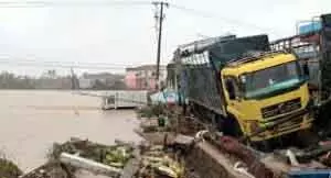 Hanoi वियतनाम में बाढ़ से मरने वालों की संख्या बढ़कर 98 हुई Hanoi वियतनाम में बाढ़ से मरने वालों की संख्या बढ़कर 98 हुई