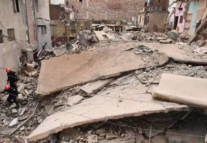 Ludhiana: निर्माणाधीन फैक्ट्री का लिंटेल गिरने से मजदूर की मौत Ludhiana: निर्माणाधीन फैक्ट्री का लिंटेल गिरने से मजदूर की मौत
