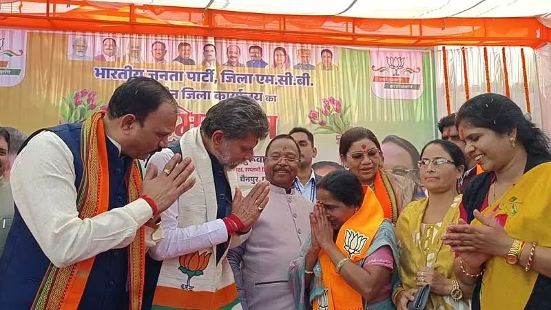 नगर पंचायत अध्यक्ष रीमा यादव बीजेपी में शामिल नगर पंचायत अध्यक्ष रीमा यादव बीजेपी में शामिल