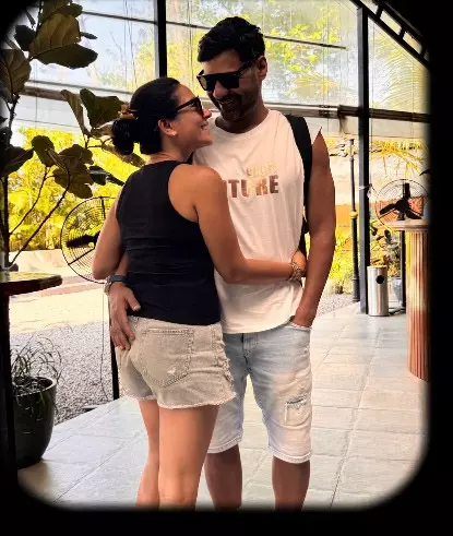 शादी की सालगिरह पर कांची कौल ने पति शब्बीर अहलूवालिया को बताया घर, शेयर किया अनदेखा वीडियो शादी की सालगिरह पर कांची कौल ने पति शब्बीर अहलूवालिया को बताया घर, शेयर किया अनदेखा वीडियो
