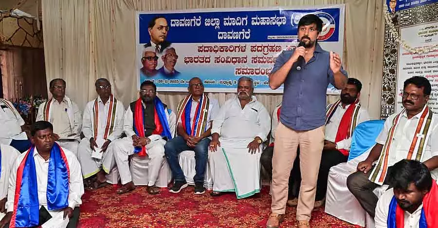 Karnataka : जमीनी स्तर के सामुदायिक नेताओं की पहचान करें Karnataka : जमीनी स्तर के सामुदायिक नेताओं की पहचान करें