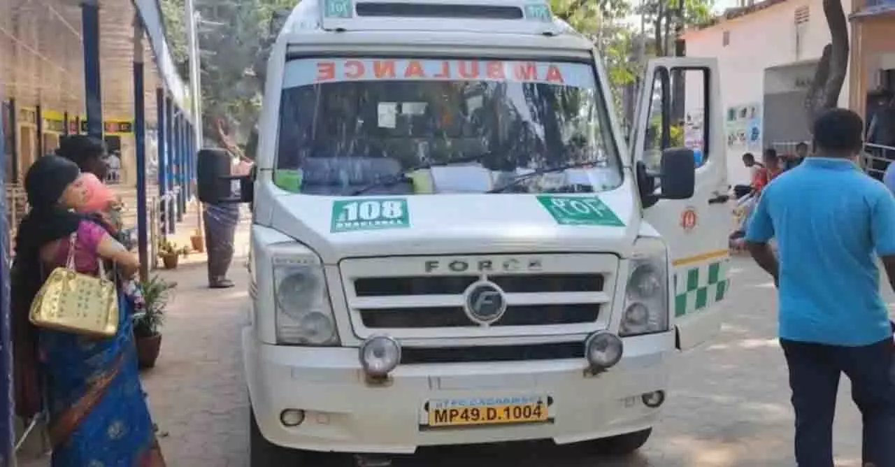 Odisha के स्कूल के किचन में आग लग गई, रसोइया घायल Odisha के स्कूल के किचन में आग लग गई, रसोइया घायल