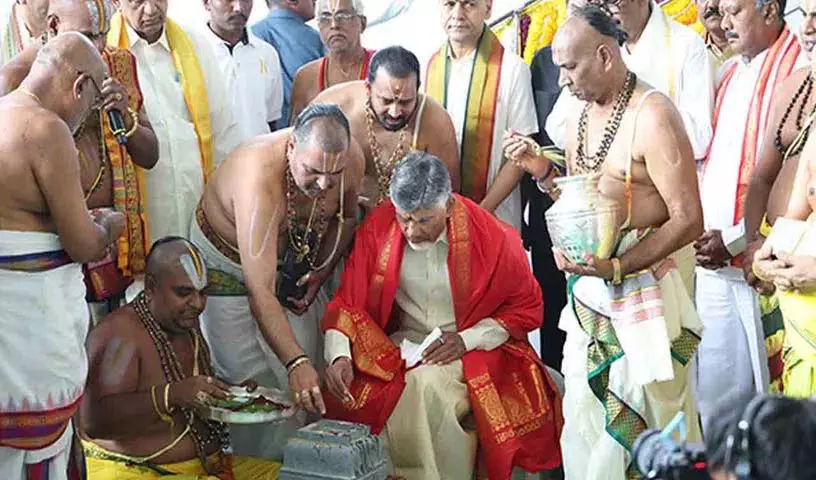 आंध्र प्रदेश की राजधानी श्रीवारी मंदिर अमरावती की तरह, देवताओं की राजधानी: Chandrababu आंध्र प्रदेश की राजधानी श्रीवारी मंदिर अमरावती की तरह, देवताओं की राजधानी: Chandrababu