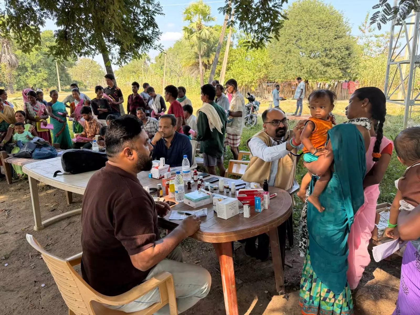 माओवाद प्रभावित क्षेत्रों में चल रहा ‘जीवन-रक्षा मिशन’ माओवाद प्रभावित क्षेत्रों में चल रहा ‘जीवन-रक्षा मिशन’