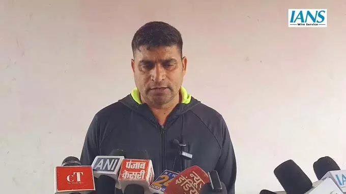 राष्ट्रीय बास्केटबॉल खिलाड़ी हार्दिक राठी के निधन पर पिता ने लगाई प्रशासन पर लापरवाही की चेतावनी राष्ट्रीय बास्केटबॉल खिलाड़ी हार्दिक राठी के निधन पर पिता ने लगाई प्रशासन पर लापरवाही की चेतावनी