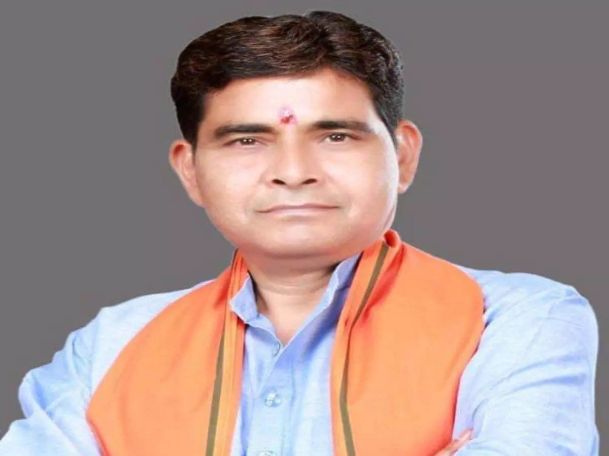 मंत्री टंकराम वर्मा के OSD हटाए गए मंत्री टंकराम वर्मा के OSD हटाए गए