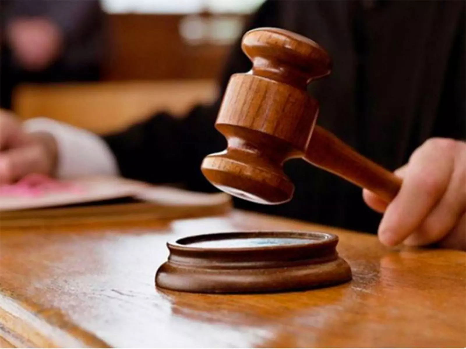 अदालत ने चैतन्यानंद सरस्वती और अन्य के खिलाफ दायर आरोपपत्र पर संज्ञान लिया अदालत ने चैतन्यानंद सरस्वती और अन्य के खिलाफ दायर आरोपपत्र पर संज्ञान लिया