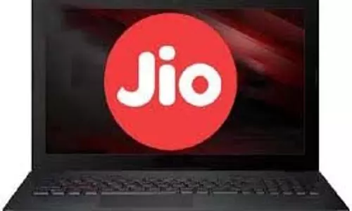Cheapest Laptop: सबसे सस्ते Laptop की कीमत में कटौती! Jio ने घटाए लैपटॉप के दाम Cheapest Laptop: सबसे सस्ते Laptop की कीमत में कटौती! Jio ने घटाए लैपटॉप के दाम