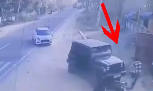 एक-दूसरे के खून के हो गए प्यासे...दिनदहाड़े फिल्मी अंदाज में गैंगवार