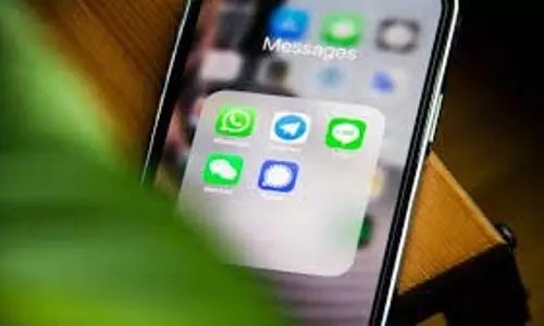 Technology: आईफोन वाले हो जाएं सावधान, iMessage पर टेक्स्ट किया तो हो सकता है कांड Technology: आईफोन वाले हो जाएं सावधान, iMessage पर टेक्स्ट किया तो हो सकता है कांड