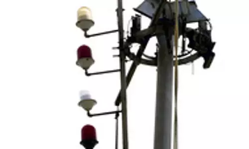 Puducherry के कुड्डालोर में साइक्लोन की चेतावनी जारी, लोगों को बीच पर जाने से बचने की सलाह Puducherry के कुड्डालोर में साइक्लोन की चेतावनी जारी, लोगों को बीच पर जाने से बचने की सलाह