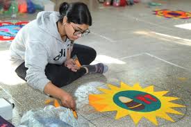 Students ने वेट यूनिवर्सिटी यूथ फेस्टिवल में कला को जीवंत किया