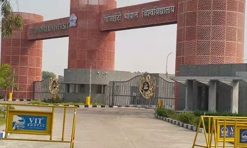 Bhopal : शहर के कॉलेजों और यूनिवर्सिटी में खराब खाने और गंदे पानी की शिकायतें आम हैं