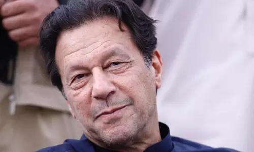 Imran Khan के बेटे ने पूर्व PM की मौत की अफवाहों के बीच उनके जीवन का सबूत मांगा Imran Khan के बेटे ने पूर्व PM की मौत की अफवाहों के बीच उनके जीवन का सबूत मांगा