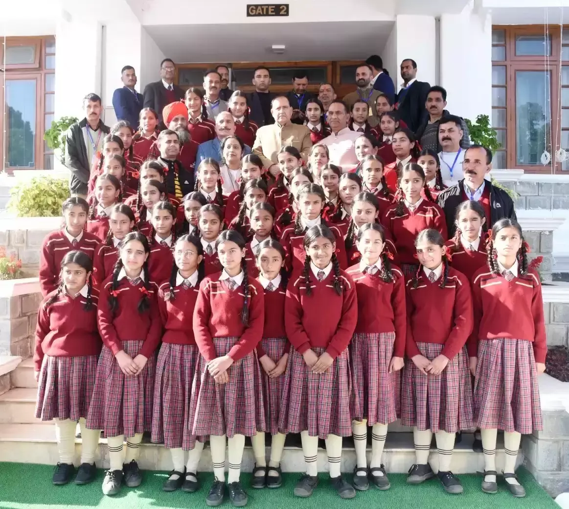 Dharamshala: छात्रों ने सीखा विधानसभा का कामकाज Dharamshala: छात्रों ने सीखा विधानसभा का कामकाज