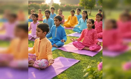 जान लें बचपन में योग करने के फायदे, बच्चों में बढ़ती है एकाग्रता और आत्मविश्वास