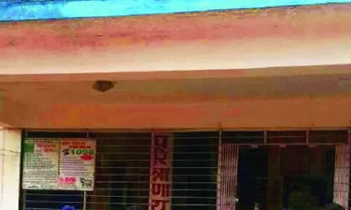 बच्चे के साथ क्रूरता करने वाली आंगनबाड़ी कार्यकर्ता गिरफ्तार बच्चे के साथ क्रूरता करने वाली आंगनबाड़ी कार्यकर्ता गिरफ्तार