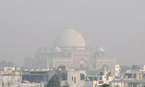 Delhi की हवा फिर जहरीली: ठंड बढ़ते ही AQI खतरनाक स्तर पर