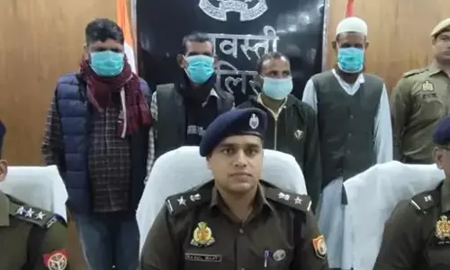 दोहरा हत्याकांड: बेटों ने मां-बाप को मार डाला, वकील निकला मुख्य साजिशकर्ता दोहरा हत्याकांड: बेटों ने मां-बाप को मार डाला, वकील निकला मुख्य साजिशकर्ता