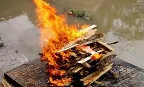 Last Rites: जानें किन लोगों को अंतिम संस्कार में नहीं होना चाहिए शामिल Last Rites: जानें किन लोगों को अंतिम संस्कार में नहीं होना चाहिए शामिल