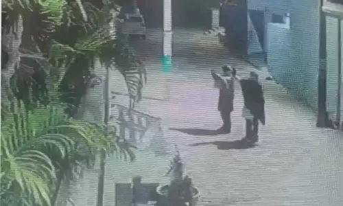 AAP नेता दलजीत राजू के फगवाड़ा घर पर गोलीबारी, रंगदारी मांगने का शक AAP नेता दलजीत राजू के फगवाड़ा घर पर गोलीबारी, रंगदारी मांगने का शक