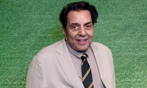 Dharmendra ने अपनी आखिरी कविता में अपने पिंड की चाहत ज़ाहिर की