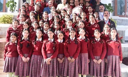 लोकतंत्र की जंग, Himachal के छात्रों ने विधानसभा सत्र देखा लोकतंत्र की जंग, Himachal के छात्रों ने विधानसभा सत्र देखा