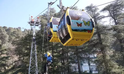 Himachal: जाखू रोपवे पर डिज़ास्टर ड्रिल से टूरिस्ट की सुरक्षा पक्की हुई Himachal: जाखू रोपवे पर डिज़ास्टर ड्रिल से टूरिस्ट की सुरक्षा पक्की हुई