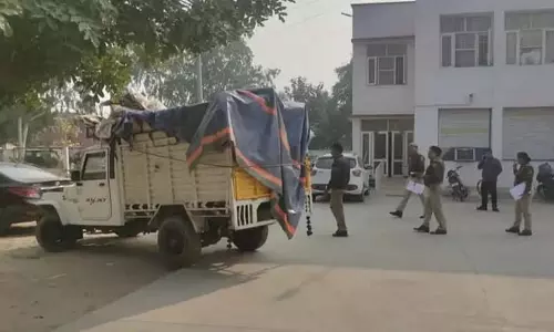 OMG! बेटे ने अपनी मां और उसके प्रेमी की कर दी हत्या, शव गाड़ी में डालकर थाने पहुंचा, उसके बाद... OMG! बेटे ने अपनी मां और उसके प्रेमी की कर दी हत्या, शव गाड़ी में डालकर थाने पहुंचा, उसके बाद...