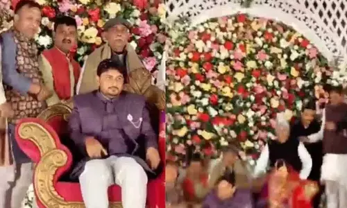 BJP नेता शादीशुदा जोड़े को आशीर्वाद देने के लिए मंच पर आए.. फिर क्या हुआ?